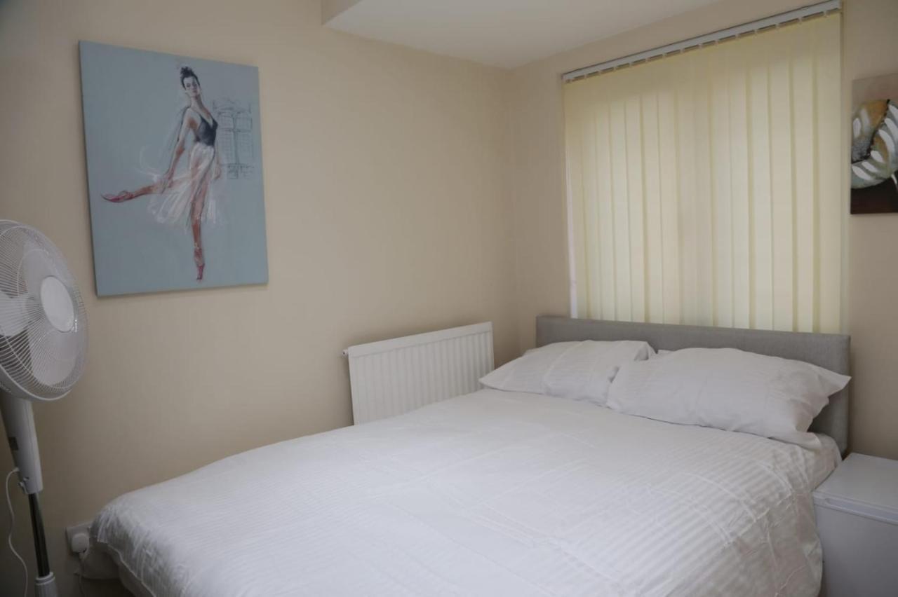 A A Guest Rooms Thamesmead Erith Kültér fotó