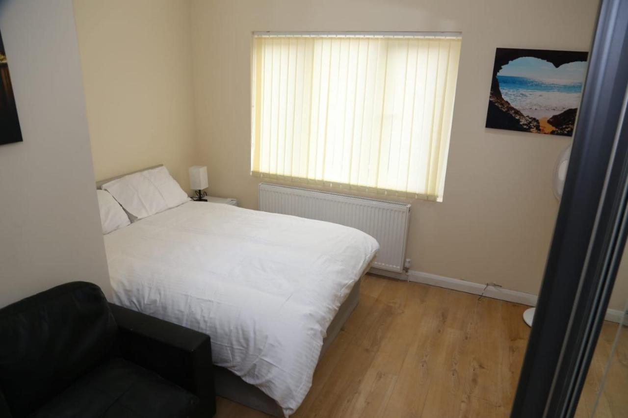 A A Guest Rooms Thamesmead Erith Kültér fotó