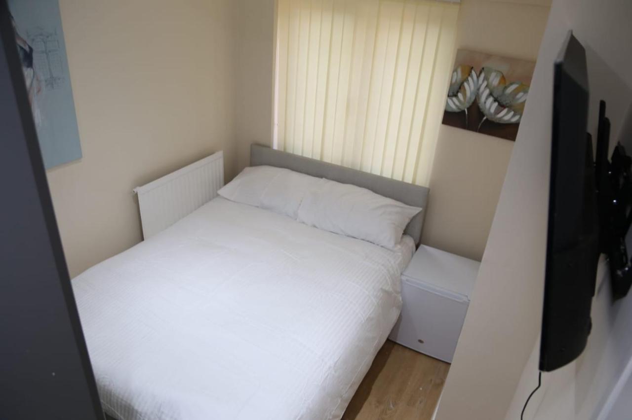 A A Guest Rooms Thamesmead Erith Kültér fotó